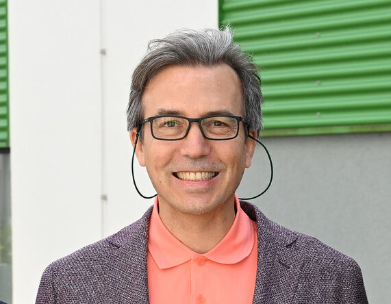 Bild zur Presseinformation "Von Schattenrissen und Lichtblicken: Struktur und Funktion des Zwischenzellraums im Gehirn"