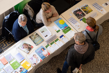 Link zur Presseinformation Nr. 118 / 2023 "Wieder in Präsenz: Krebs-Patienten- und Selbsthilfetag"