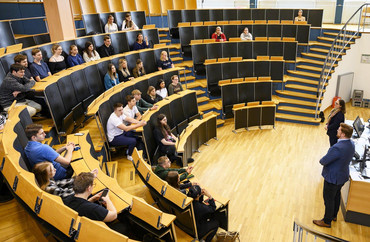 Link zur Presseinformation Nr. 084 / 2023 zum Thema "UMG begrüßt 26 neue Auszubildende in elf Berufen"
