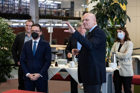 „UMG hat Weltklasseniveau“: Wissenschaftsminister Falko Mohrs besucht UMG.