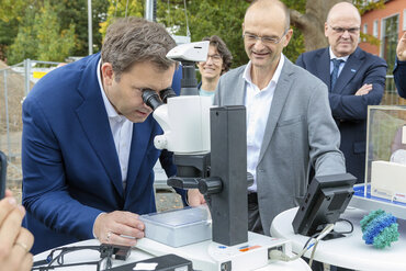 Bild zur Presseinformation "Lars Klingbeil besucht Universitätsmedizin Göttingen"