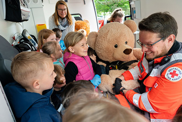 Presseinformation zum Thema "Maximalversorgung für Plüschtiere: Teddybärkrankenhaus in der Universitätsmedizin Göttingen behandelt mehr als 1.000 Patient*innen"