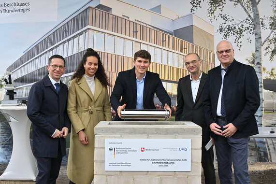 Bild zur Presse-News "Grundsteinlegung für das Institut für Auditorische Neurowissenschaften"