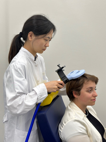 Link zur Presseinformation Nr. 079 / 2023 zum Thema "Nicht-invasive Gehirnstimulation: Hirnerkrankungen gezielt und ohne Operation behandeln"